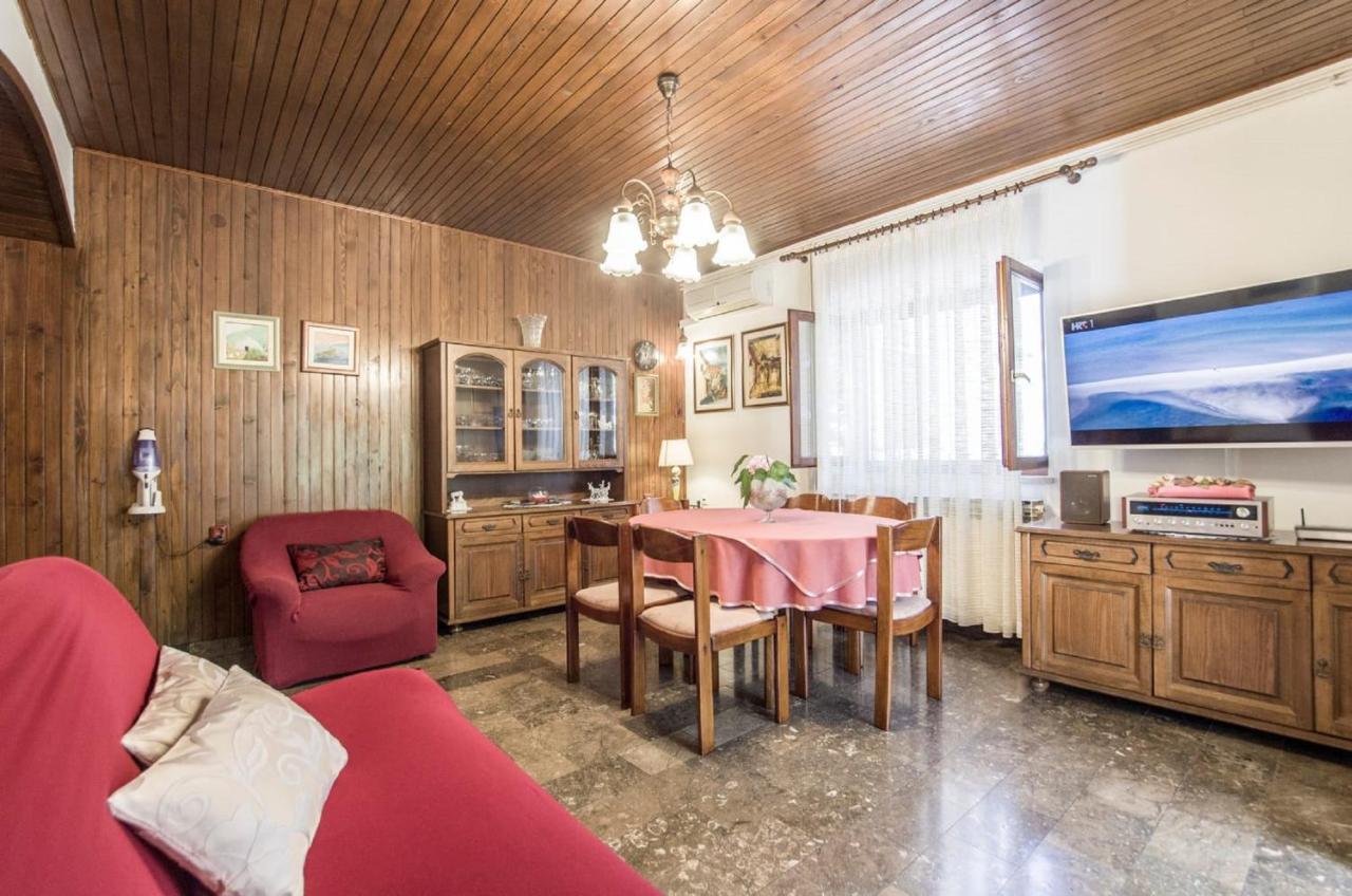 Holiday Home Villa Spilla Selca  Екстериор снимка