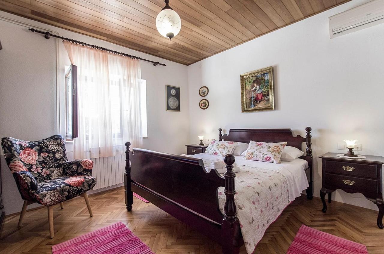 Holiday Home Villa Spilla Selca  Екстериор снимка