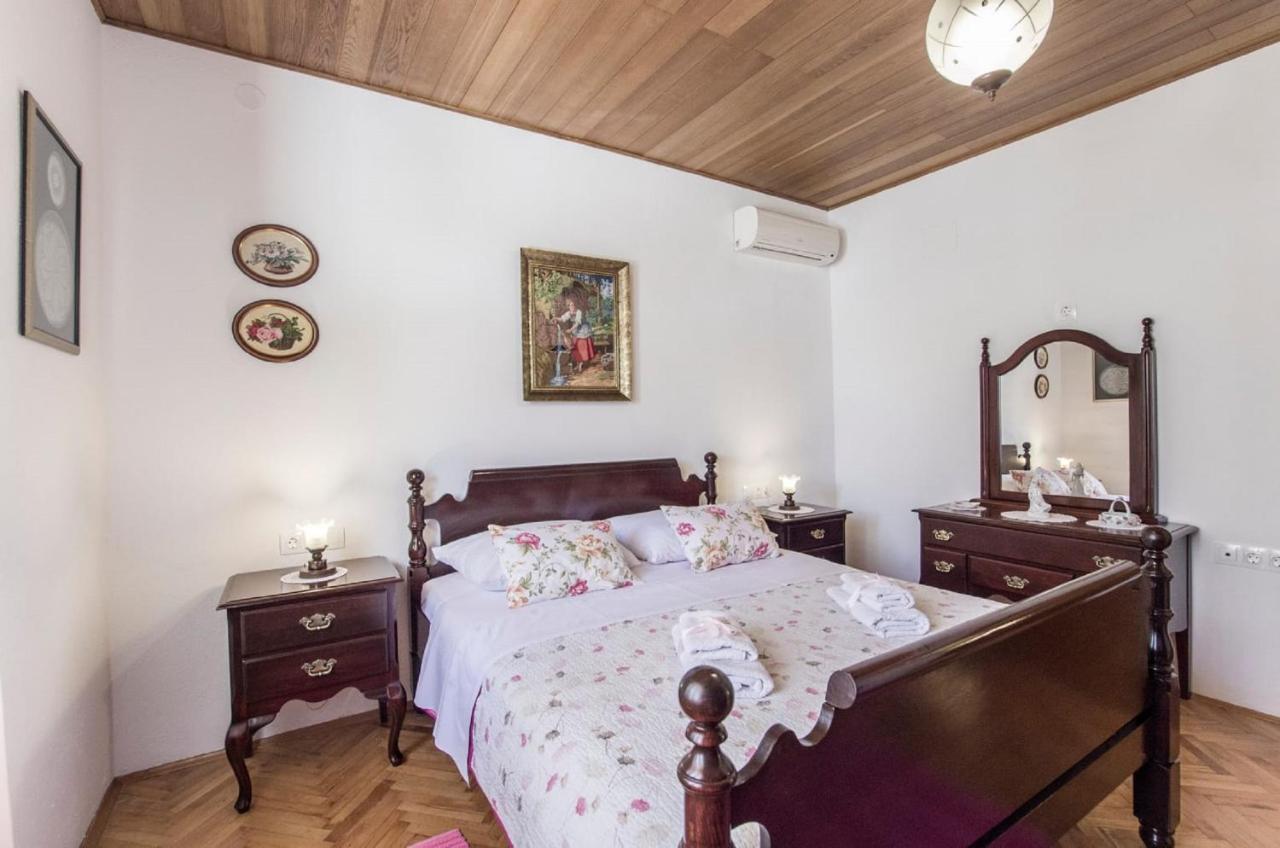 Holiday Home Villa Spilla Selca  Екстериор снимка