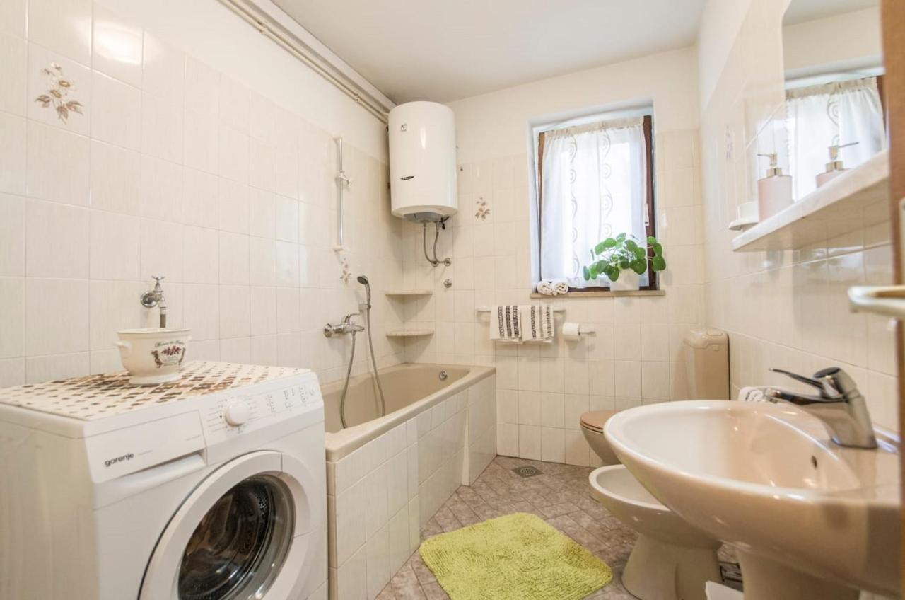 Holiday Home Villa Spilla Selca  Екстериор снимка