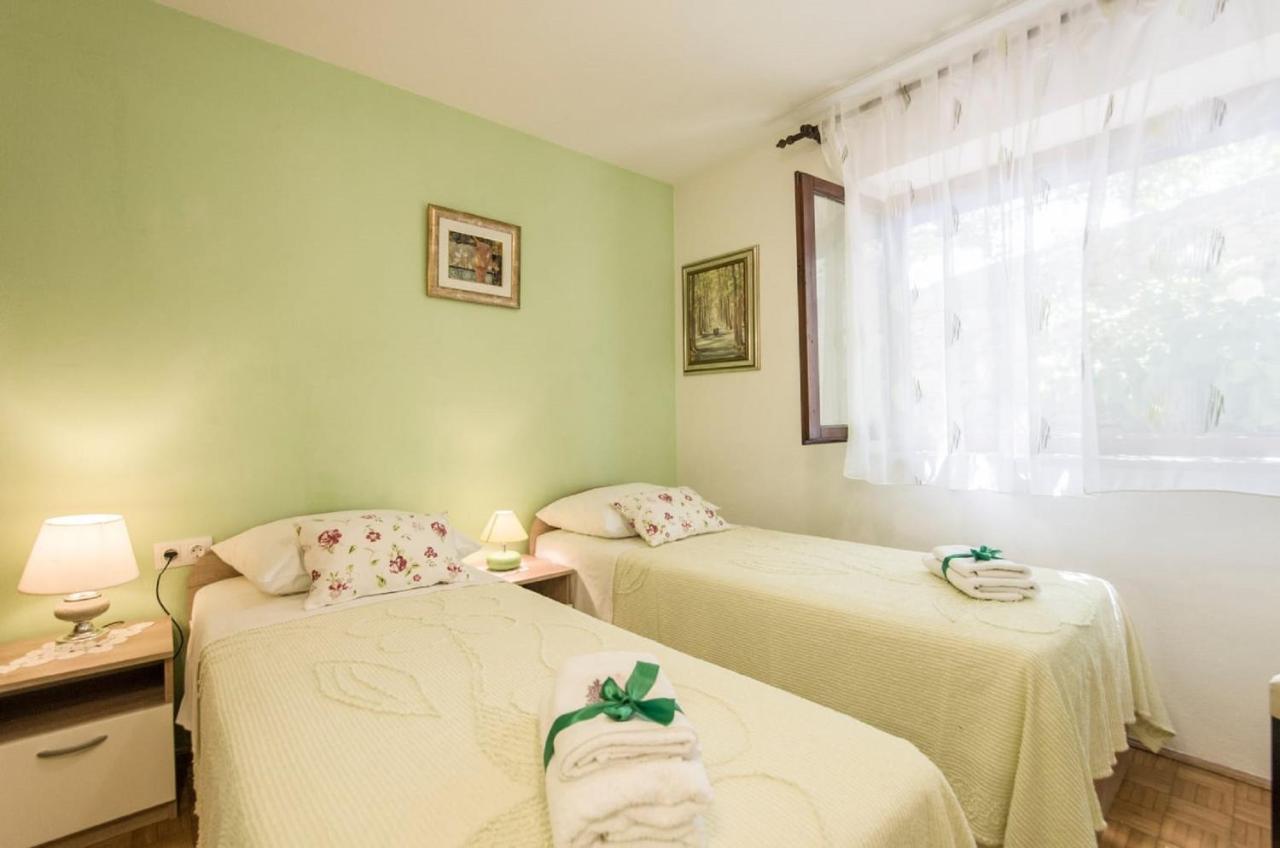 Holiday Home Villa Spilla Selca  Екстериор снимка