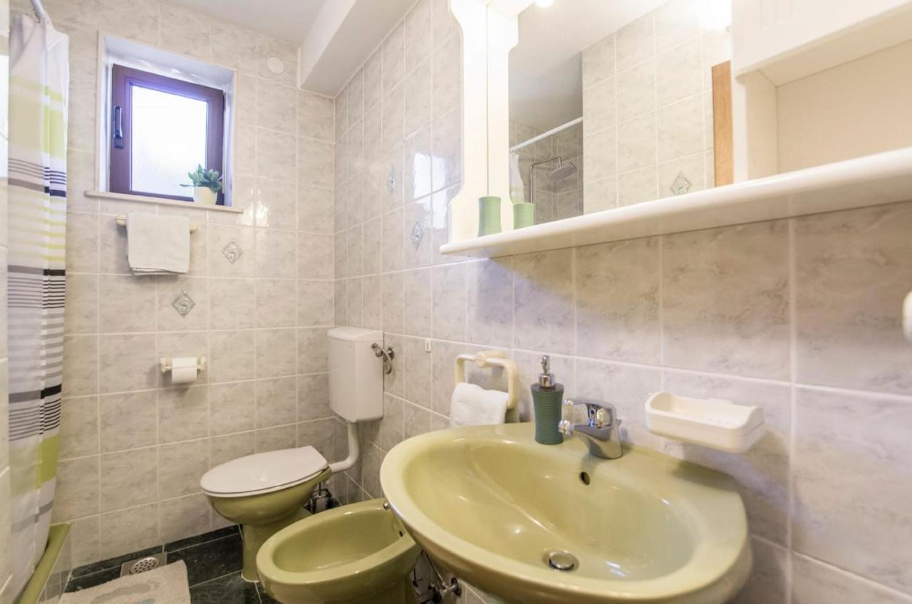 Holiday Home Villa Spilla Selca  Екстериор снимка